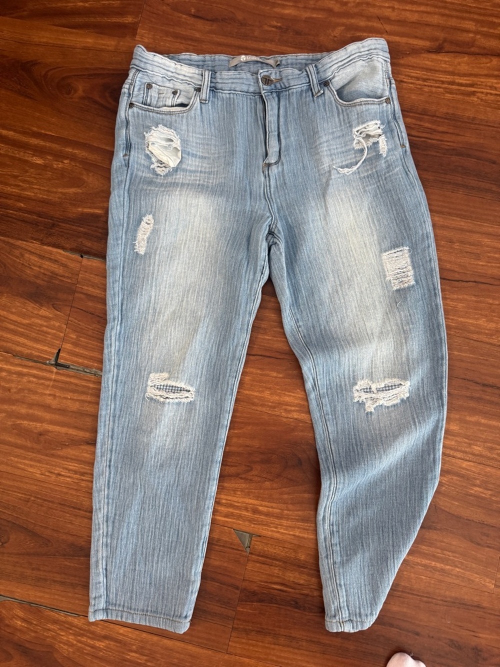 Tractr Light Blue Distressed Cropped Jeans